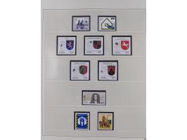 1948/2001, vorwiegend postfrische Sammlung, dabei Bund, Berlin und DDR in den Hauptnummern augenscheinlich komplett, außerdem