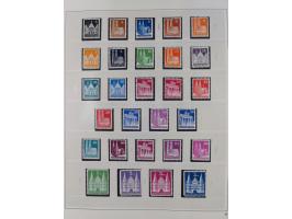 1948/2001, vorwiegend postfrische Sammlung, dabei Bund, Berlin und DDR in den Hauptnummern augenscheinlich komplett, außerdem