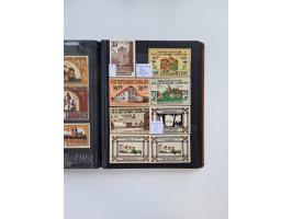 Notgeld-Serienscheine, saubere Sammlung in 16 meist dicken Steckalben, sauber nach Orten und Serien sortiert, überschlägig et