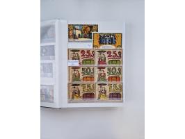 Notgeld-Serienscheine, saubere Sammlung in 16 meist dicken Steckalben, sauber nach Orten und Serien sortiert, überschlägig et