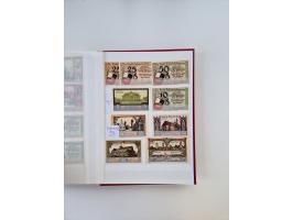 Notgeld-Serienscheine, saubere Sammlung in 16 meist dicken Steckalben, sauber nach Orten und Serien sortiert, überschlägig et