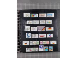 1949/92, postfrische, in den Hauptnummern augenscheinlich komplette Sammlung, dazu einige Markenheftchen etc., meist gute Erh