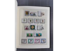 1948/90, postfrische, in den Hauptnummern augendscheinlich komplette Sammlung, Aufdruckwerte sign. und Block 1 mit Fotoattest