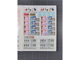 1894/1964, mostly mint never hinged stock ex Mi.-Nr. 61-1372, incl. many complete sets, some multiple per 2-15, etc, in two s