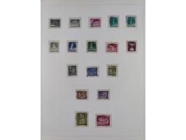 1948/82, in den Hauptnummern kpl. postfrische und zusätzlich gestempelte Sammlung, alle postfrischen Marken bis Mi.-Nr. 74 un