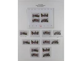 1948/82, in den Hauptnummern kpl. postfrische und zusätzlich gestempelte Sammlung, alle postfrischen Marken bis Mi.-Nr. 74 un