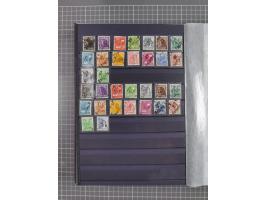 1945/49, postfrische Sammlung mit vielen besseren und kpl. Ausgaben, Farben und weiteren Besonderheiten. Dabei u.a. Mi.-Nr. 3