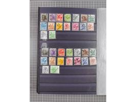 1945/49, postfrische Sammlung mit vielen besseren und kpl. Ausgaben, Farben und weiteren Besonderheiten. Dabei u.a. Mi.-Nr. 3