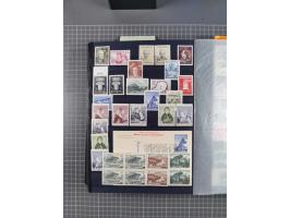 1945/2020, in den Hauptnummern kpl. postfrische Sammlung mit u.a. Mi.-Nr. 693-96I + II (signiert Sturzeis VÖB bzw. Kovar VÖB)