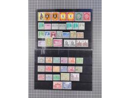 1949/60, Bestand auf Steckkarten mit Berlin Schwarzaufdrucke geprüft Schlegel, Goethe signiert Bühler, Helfer der Menschheit 