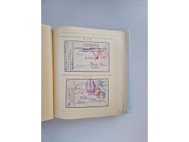 1914/2004, with over 130 covers, including WWI japanese, russian and german camps, some WWII Red Cross covers, further commem