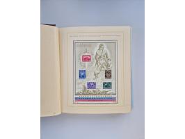 1914/2004, with over 130 covers, including WWI japanese, russian and german camps, some WWII Red Cross covers, further commem