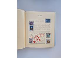 1914/2004, with over 130 covers, including WWI japanese, russian and german camps, some WWII Red Cross covers, further commem