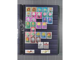 1885/1979, mint never hinged/unused and used accumulation, with some complete issues, including some doubles, overall in fres