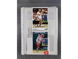 Autographen: 1960/2000, Konvolut mit u.a. kleiner Sammlung “Helmut Schmidt” mit ca. 30 Fotos (zum Teil mit weiteren Unterschr