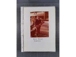 Autographen: 1960/2000, Konvolut mit u.a. kleiner Sammlung “Helmut Schmidt” mit ca. 30 Fotos (zum Teil mit weiteren Unterschr