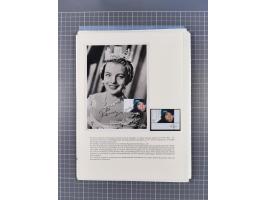 Autographen: 1960/2000, Konvolut mit u.a. kleiner Sammlung “Helmut Schmidt” mit ca. 30 Fotos (zum Teil mit weiteren Unterschr