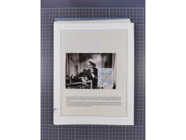 Autographen: 1960/2000, Konvolut mit u.a. kleiner Sammlung “Helmut Schmidt” mit ca. 30 Fotos (zum Teil mit weiteren Unterschr