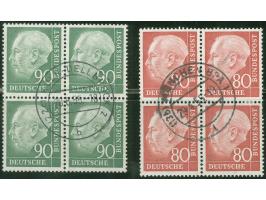 1954/61, Theodor Heuss 80 Pfg. bräunlichrot und 90 Pfg. schwärzlichgrün, je im Viererblock, gestempelt, 80 Pfg. mit wenigen v