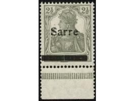 1920, Germania 2½ Pfg., Aufdrucktype II, mit Aufdruckfehler “in der Mitte senkrecht geteilter Balken”, Unterrandstück, ungebr
